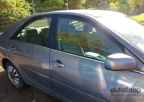 2005 Toyota Camry Le/Se/Std/Xle из США, поврежденный, VIN 4T1BE32K45U587258